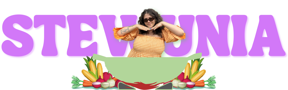 Grafika przedstawiająca Stewunię wystającą z patelni wok na ogniu otoczonej warzywami. W tle duży napis STEWUNIA.